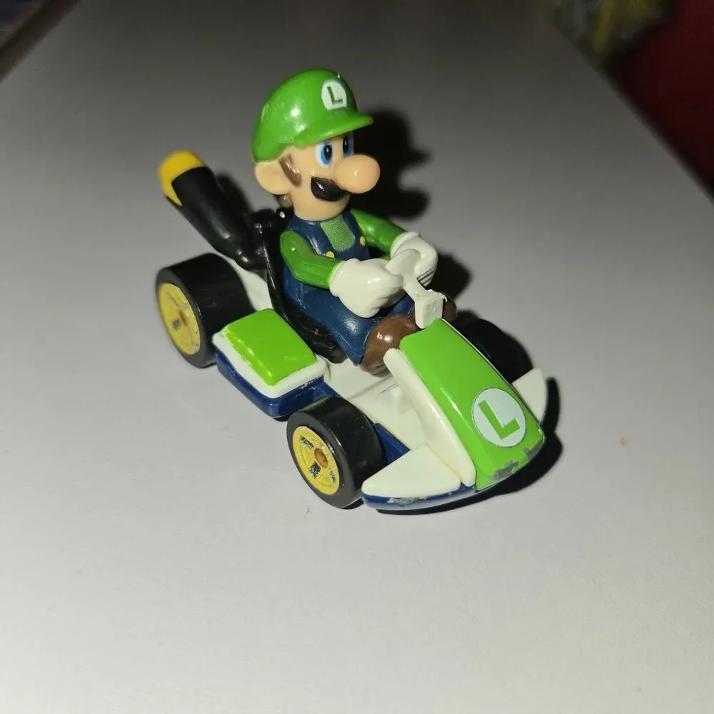 2018 Mattel Hot Wheels Mario Kart Luigi Standard Kart Diecast Nintendo T2211